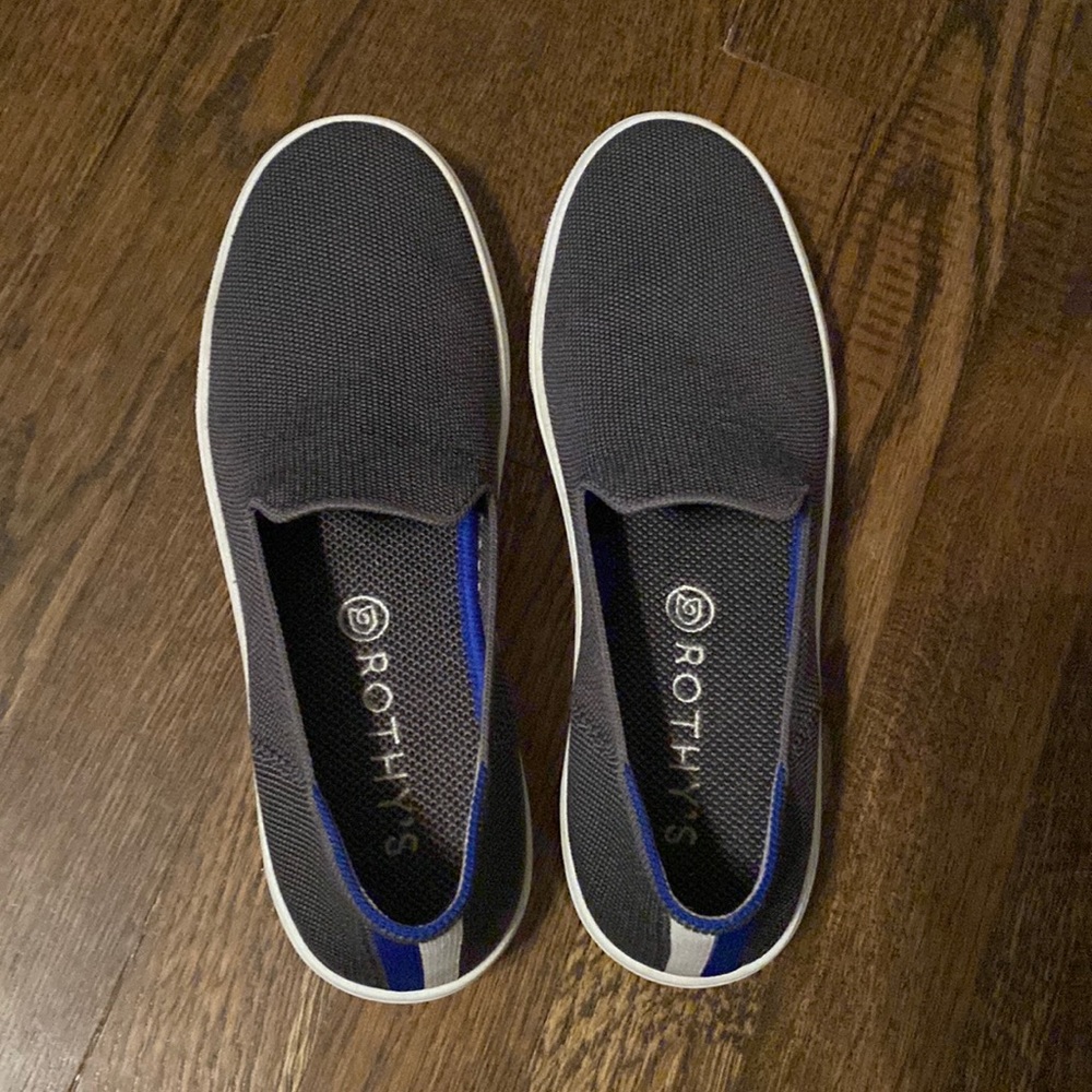 Women’s size 8 steel grey Rothy’s